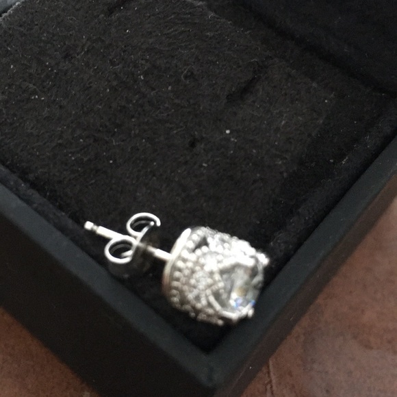 Platinum plated sterling silver cubic zirconia - Picture 3 of 3
